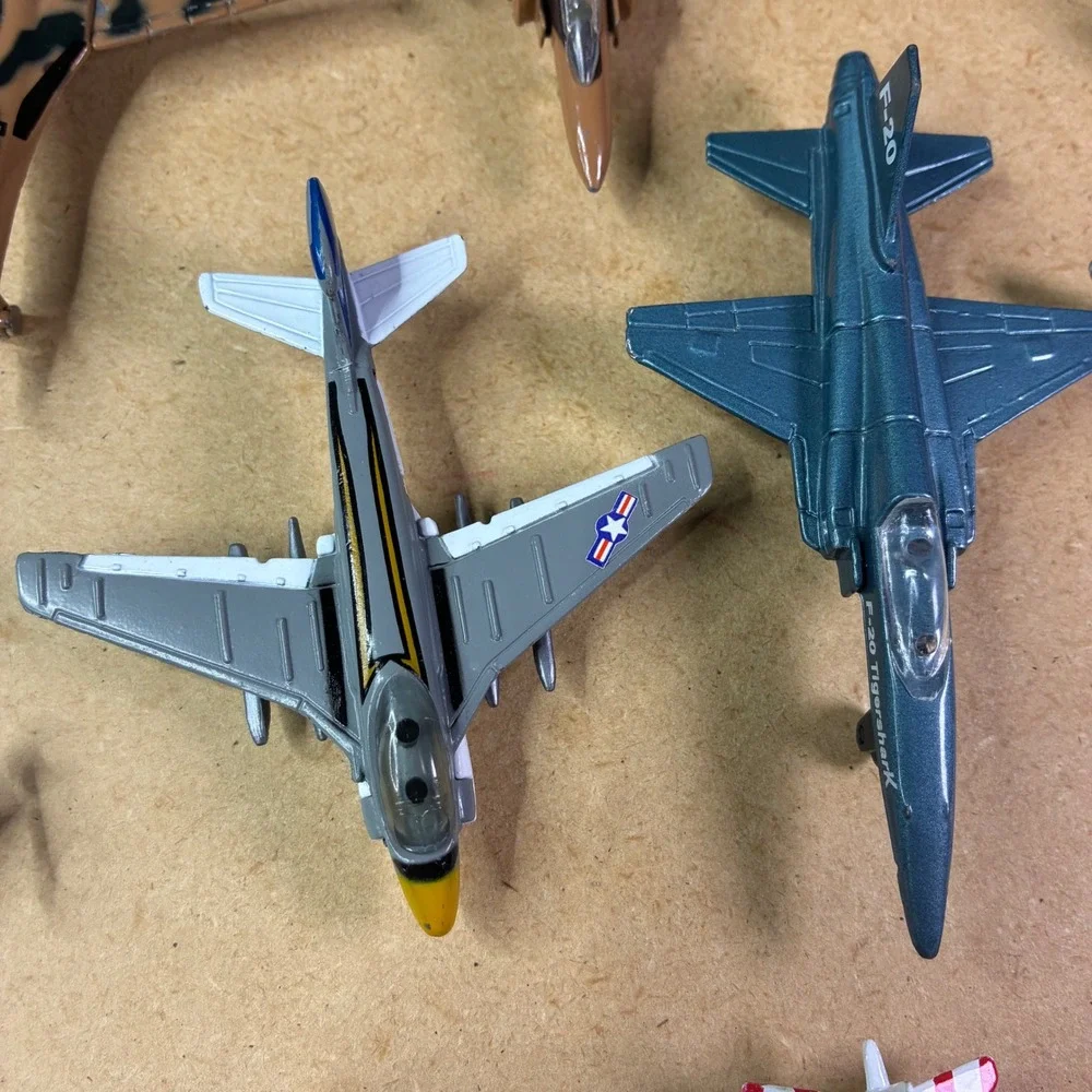 Die Cast Military & Commercial 11 Airplanes Lot Maisto Matchbox Tailwinds Jets
